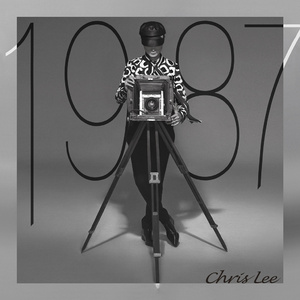 少妇看A片自慰呻吟
