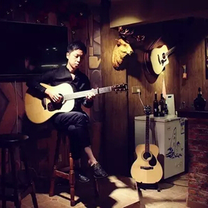 少妇看A片自慰呻吟
